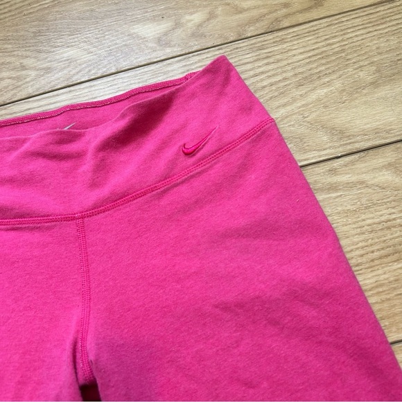 Nike Hot Pink High Rise Dri-Fit Cropped Capri Pants - Women’s Small - Picture 5 of 10